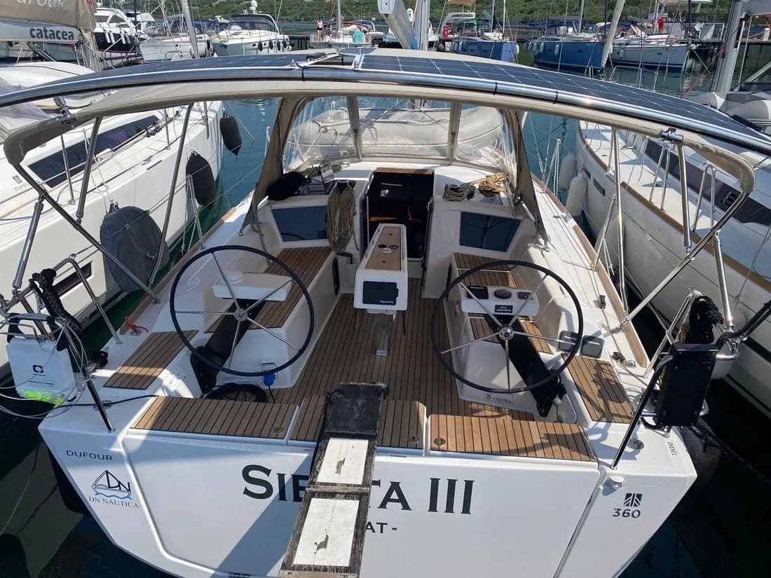 Boat - Charter a 10.28m Dufour 360 in Punat