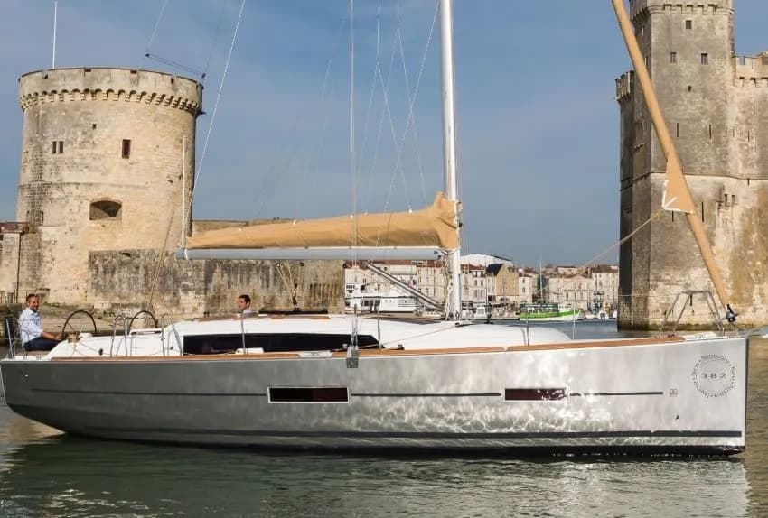 Tekne - Ajaccio 11.25m Kiralık Yelkenli Yat Dufour 382