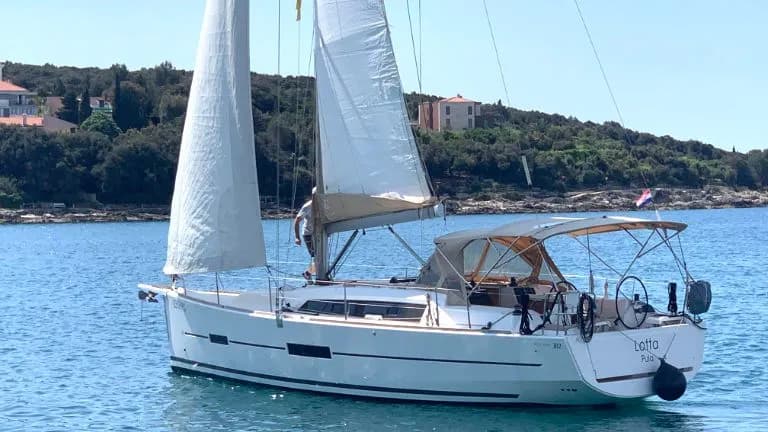 Tekne - Pula Kiralık Dufour 382 11.23m Yelkenli Yat