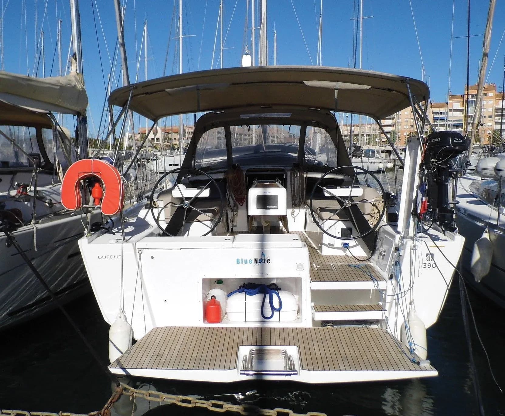 Boat - Explore Bandol on a 11.2m Dufour 390 Sailing Yacht Rental