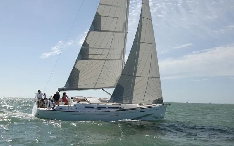 Boat - Charter a 12.35m Sailing Yacht Dufour 40e Performance in Marseille