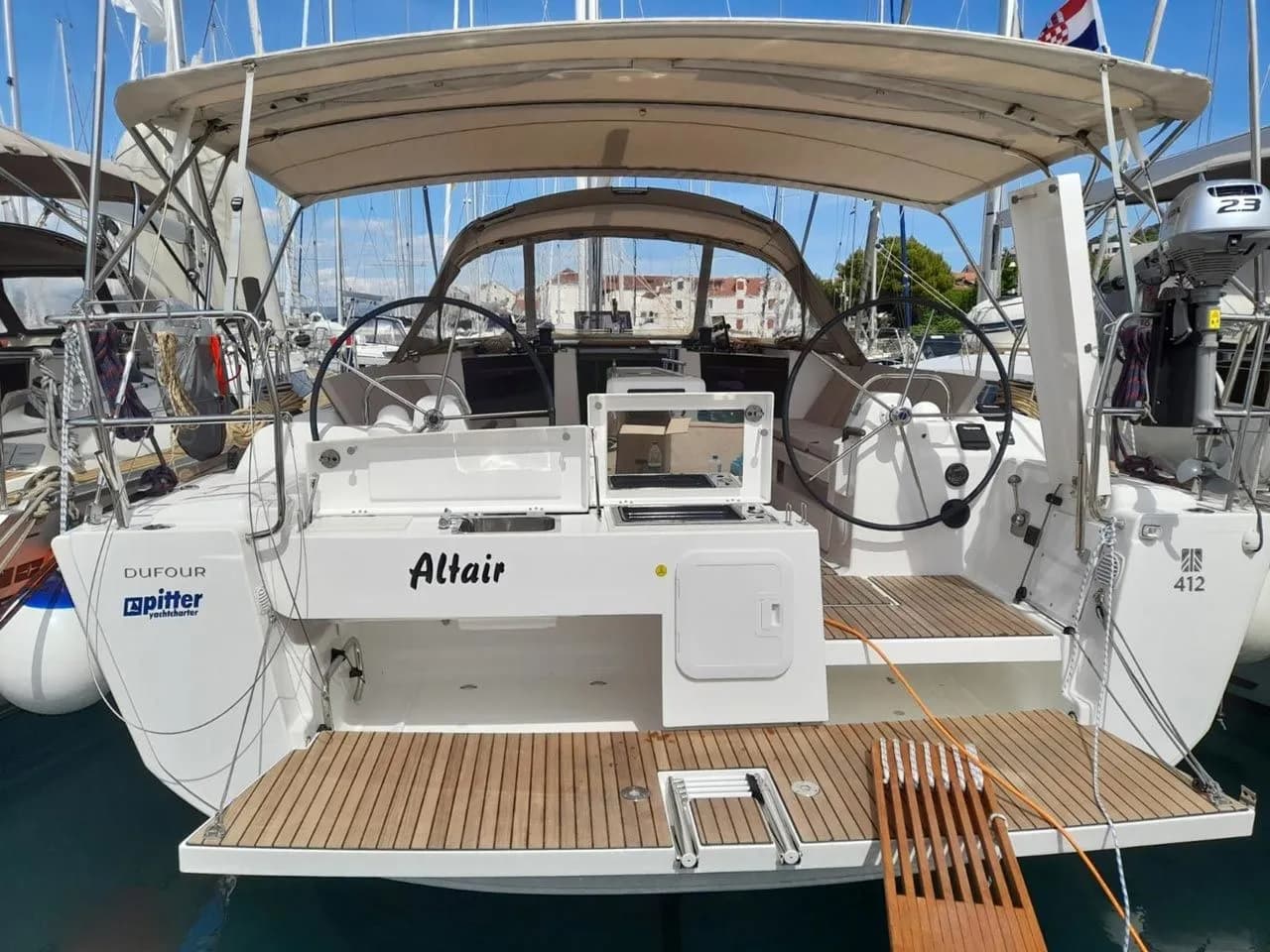 Boat - Charter a 12.7m Sailing Yacht Dufour 412 in Vodice