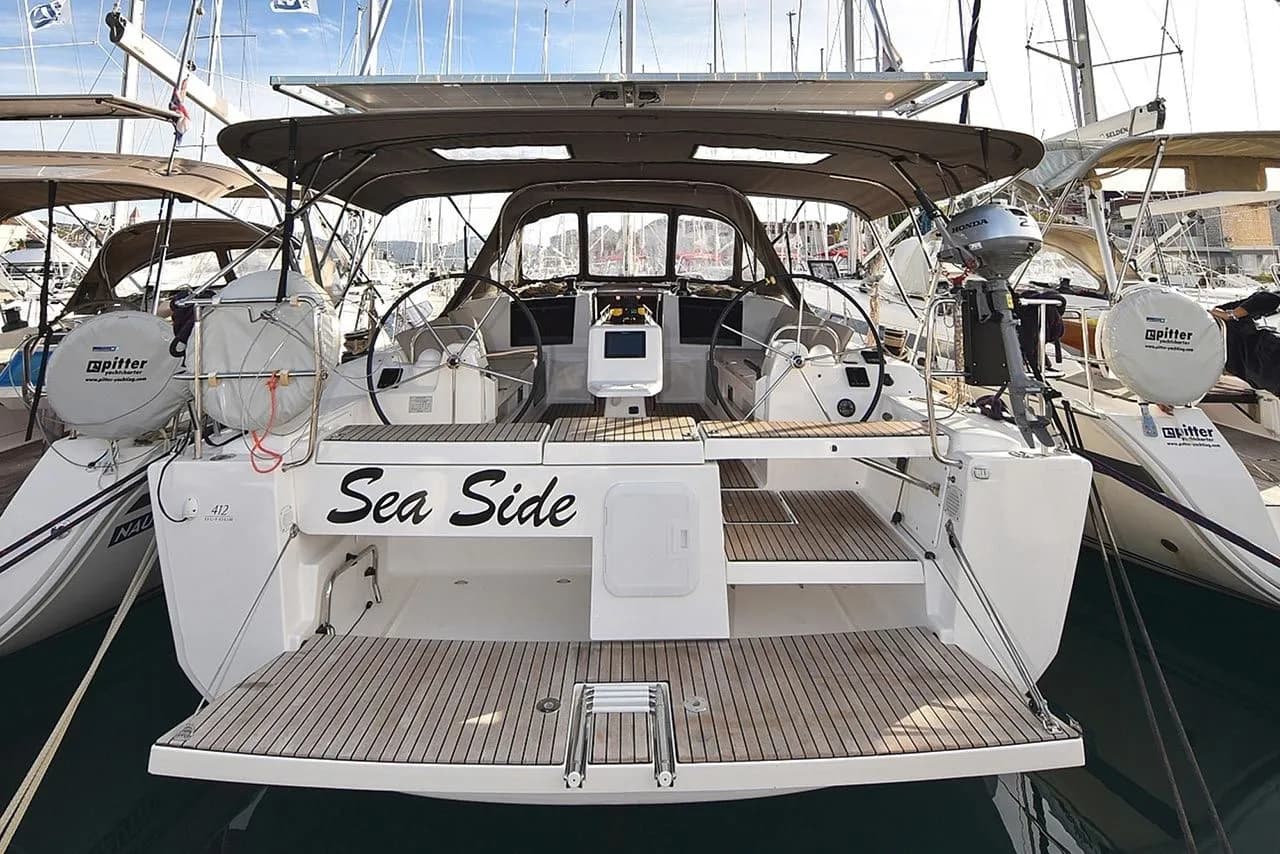 Boat - Charter a 12.7m Dufour 412 Sailing Yacht in Punat