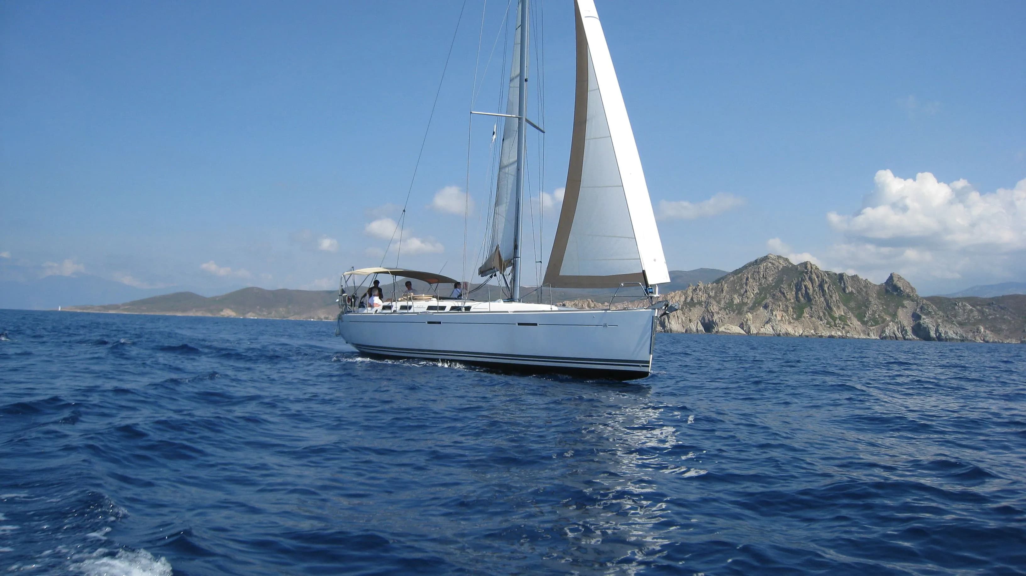 Boat - Explore Toulon on a 12.9m Rental Dufour 425
