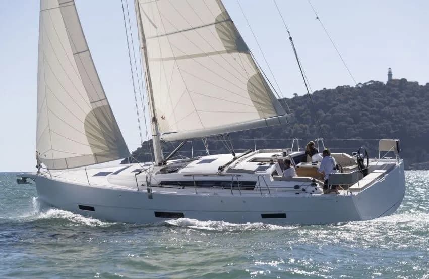 Boat - Charter a 13.24m Dufour 430 Sailing Yacht in Vodice