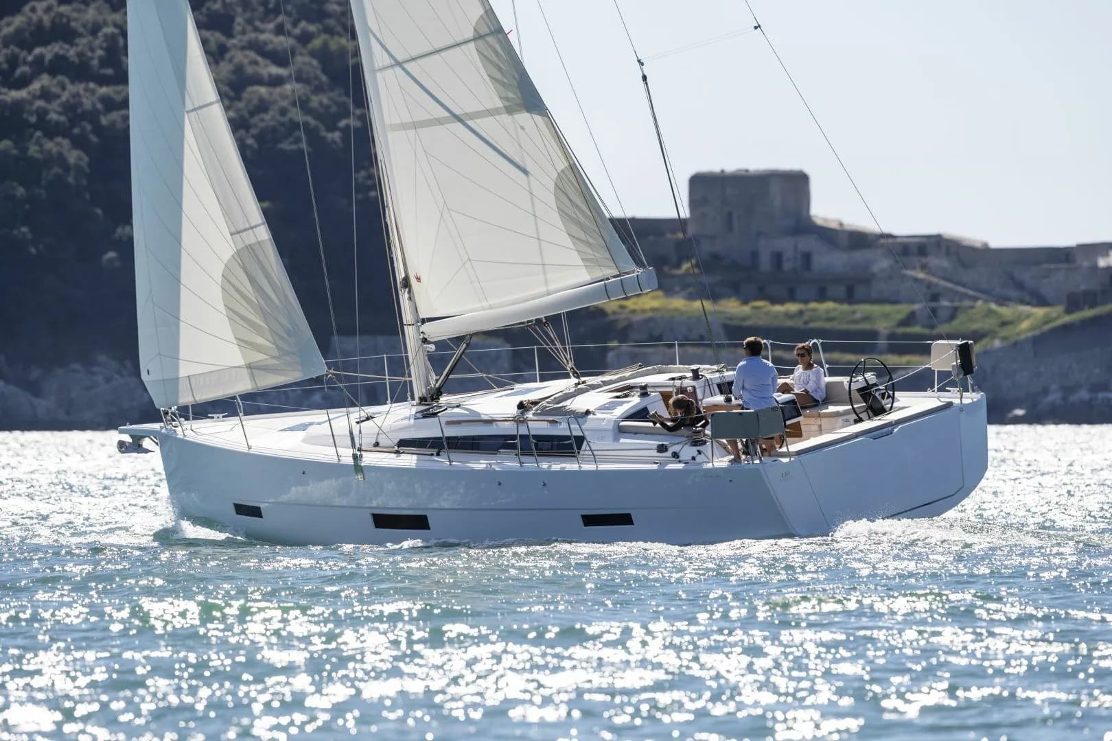 Boat - Explore Toulon on a 13.24m Dufour 430 Sailing Yacht Rental
