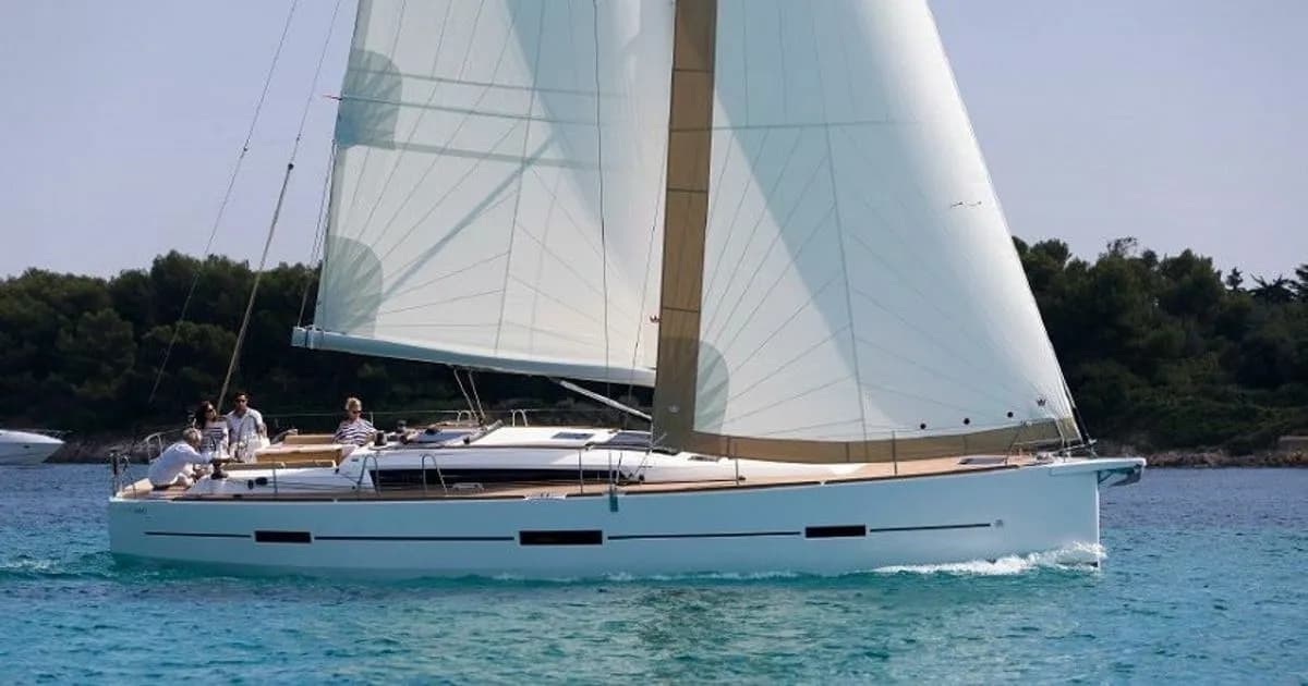 Boat - Explore Marseille on a 14.15m Rental Sailing Yacht Dufour 460 GL