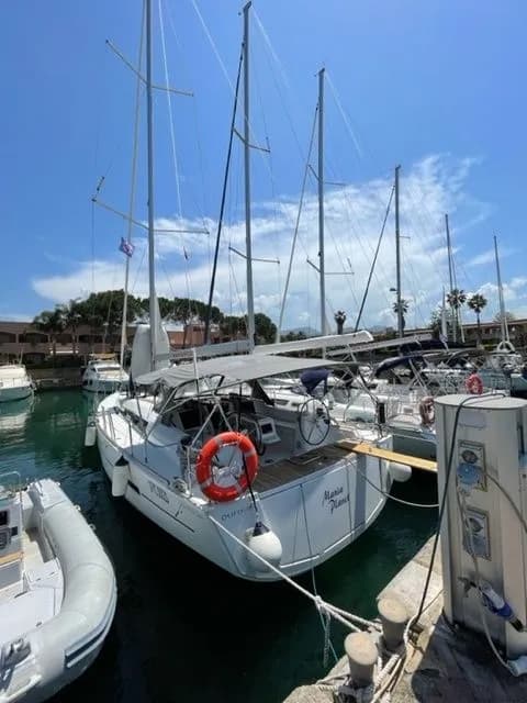 Лодка - Взять в чартер 14.15м парусная яхта Dufour 460 GL в Фурнари