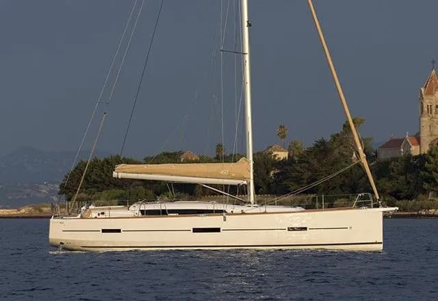 Boat - Charter a 14.15m Dufour 460 GL in Faial