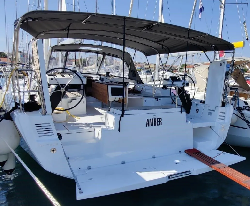 Boat - Charter a 14.85m 3 Cabin Sailing Yacht in Vodice