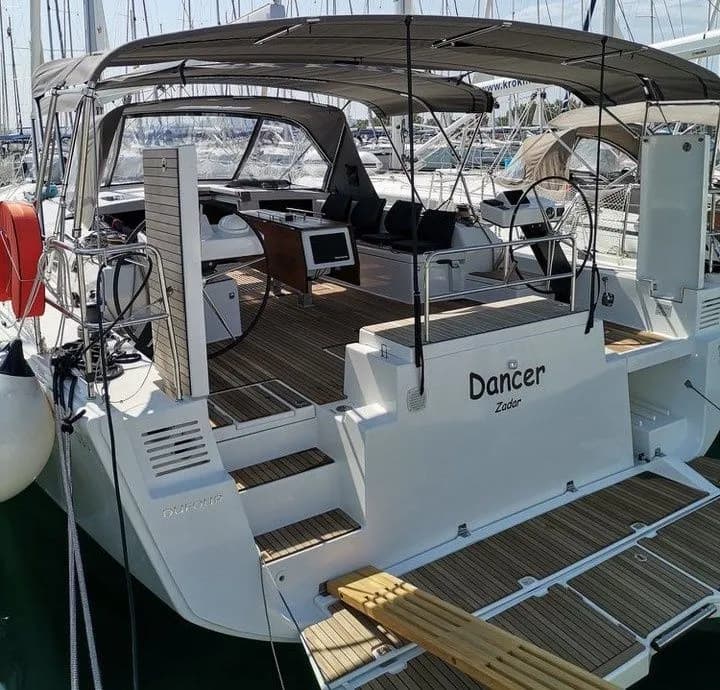 Boat - Explore Sukosan on a 16.35m Rental Sailing Yacht Dufour 530