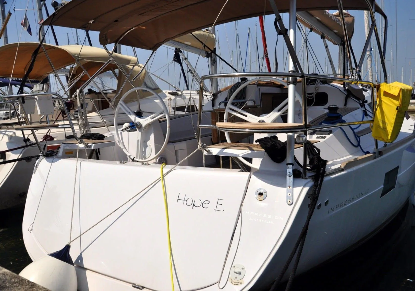Boat - Rent a 11.9m Elan 40 in Izola