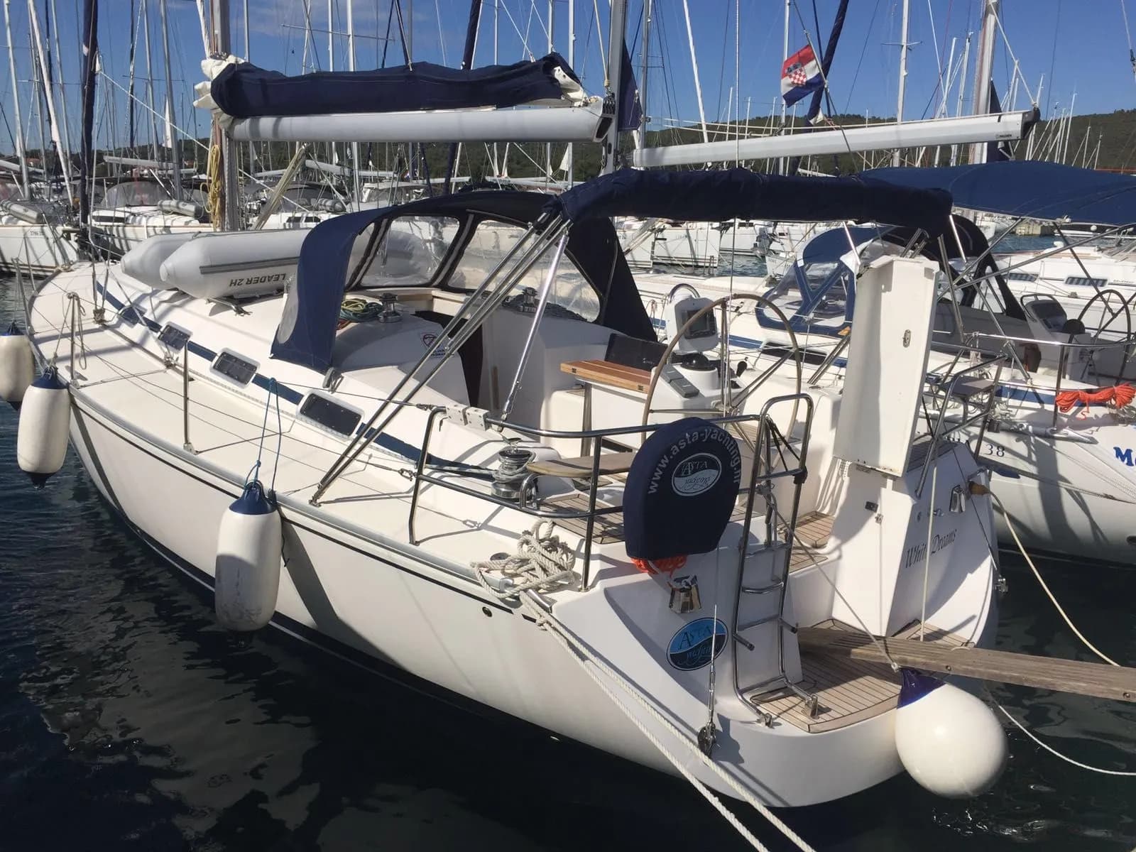 Boat - 11.99m Sukosan Eminence 40 Hire