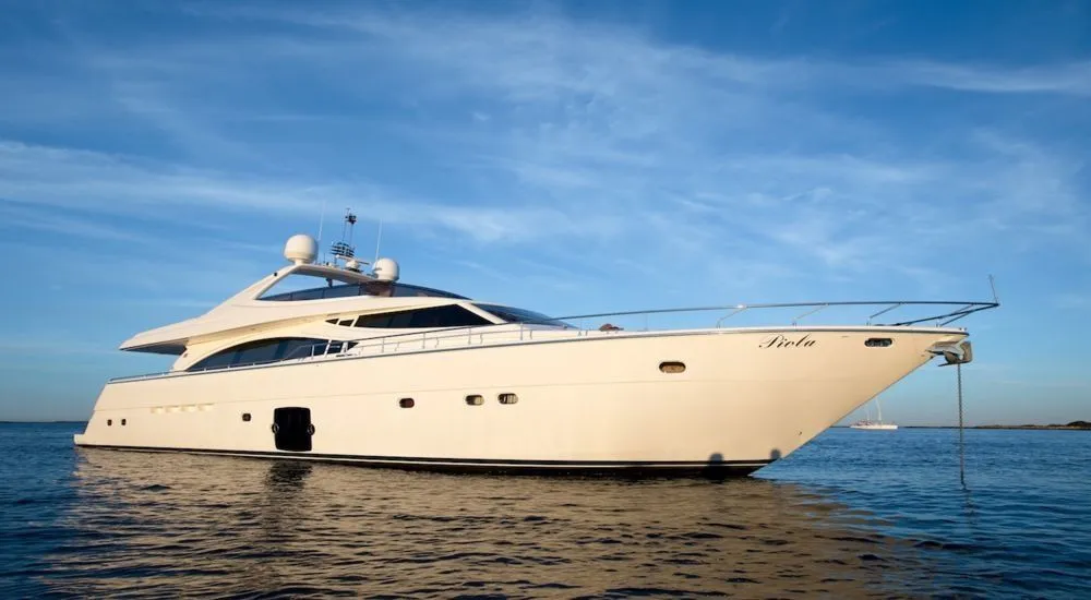 Boat - Rent a 25.3m Ferretti 83 Motor Yacht in Athens