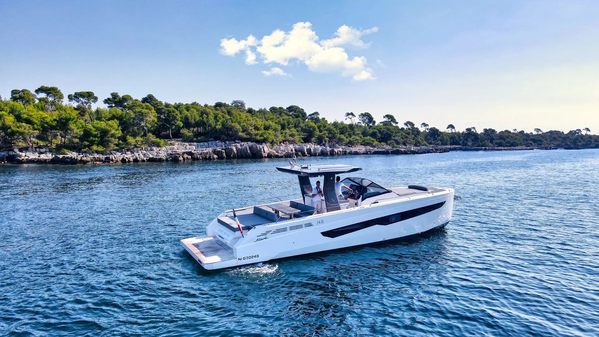 Boat - Charter a 13.84m 2 Cabin Motor Yacht in Golfe-Juan