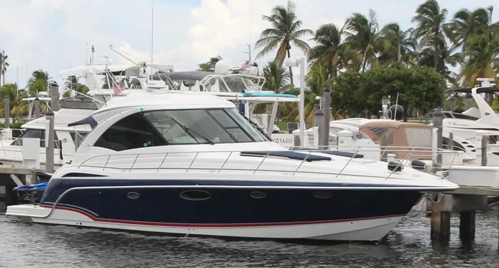 Boat - Charter a 14.6m Boat in Downtown Nassau
