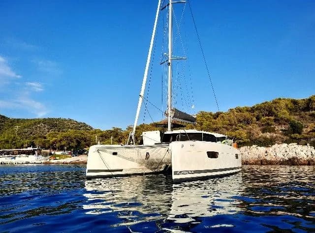 Boat - Explore Athens on a 12.58m Rental Catamaran Fountaine Pajot Astrea 42