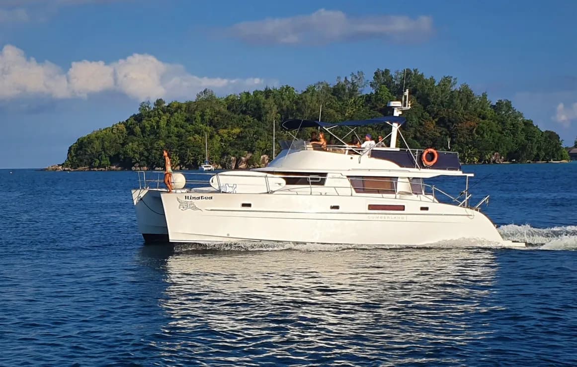 Tekne - Eden Island 13.95m Kiralık Motorlu katamaran Fountaine Pajot Cumberland 46