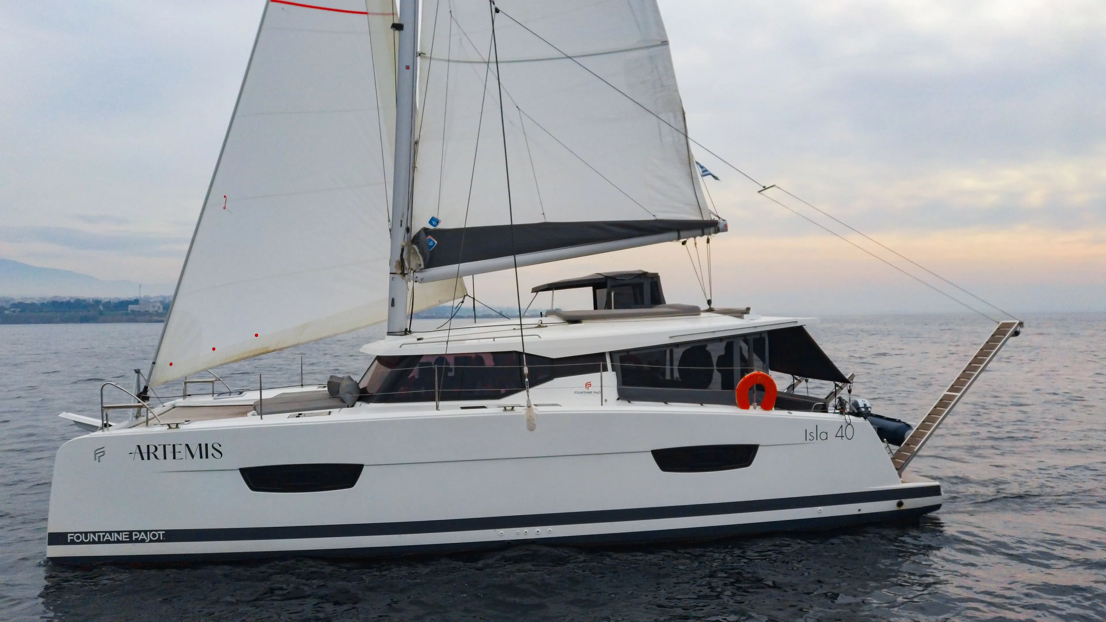 Boot - Explore Lefkada on a 11.93m Rental Catamaran Fountaine Pajot Isla 40