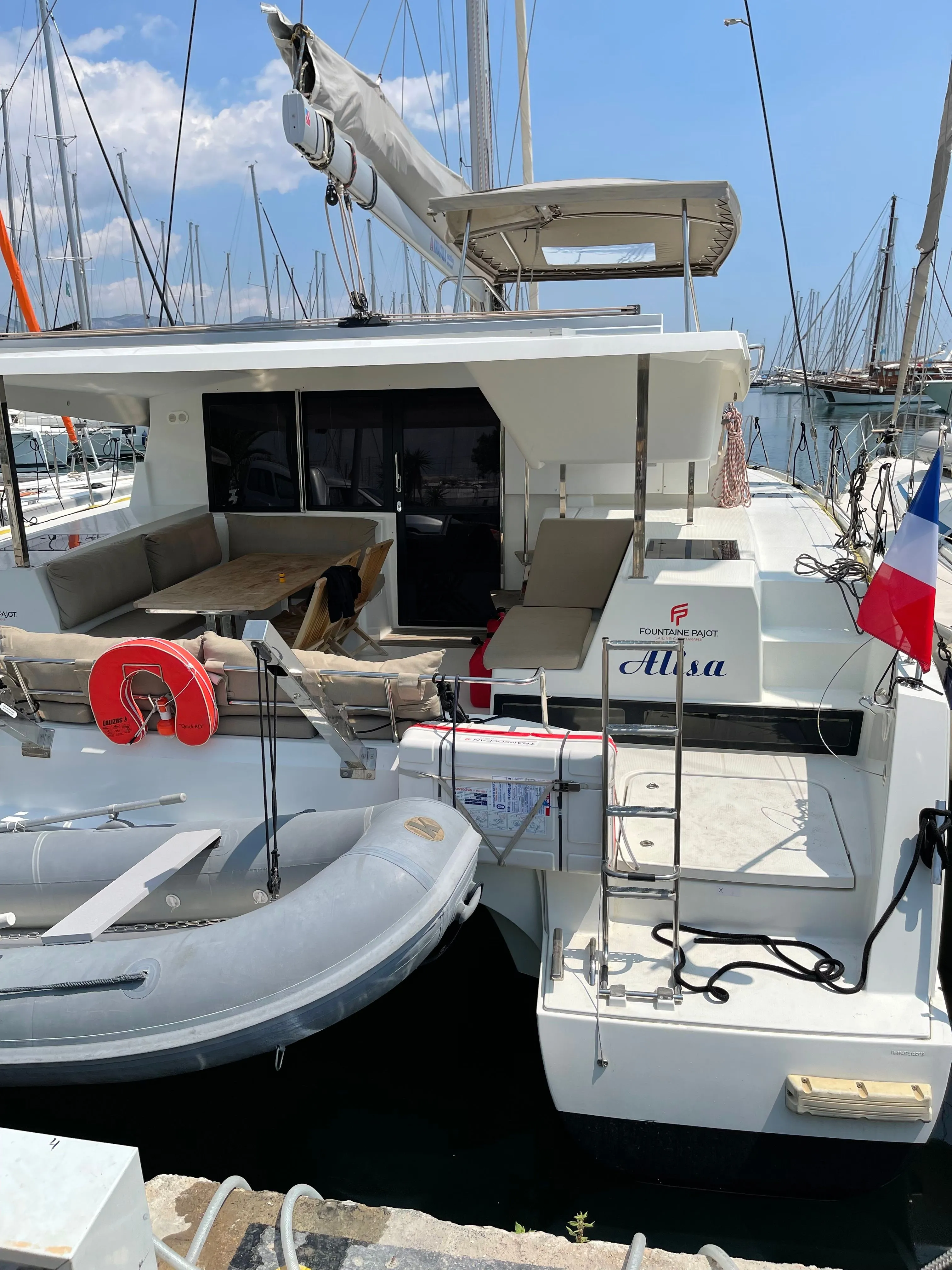 Boat - Charter a 11.98m Fountaine Pajot Lucia 40 in Athens