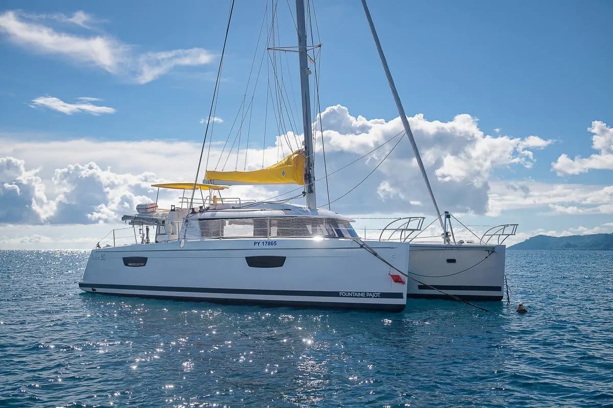 Boat - Rent a 14.98m Fountaine Pajot Saba 50 in Uturoa