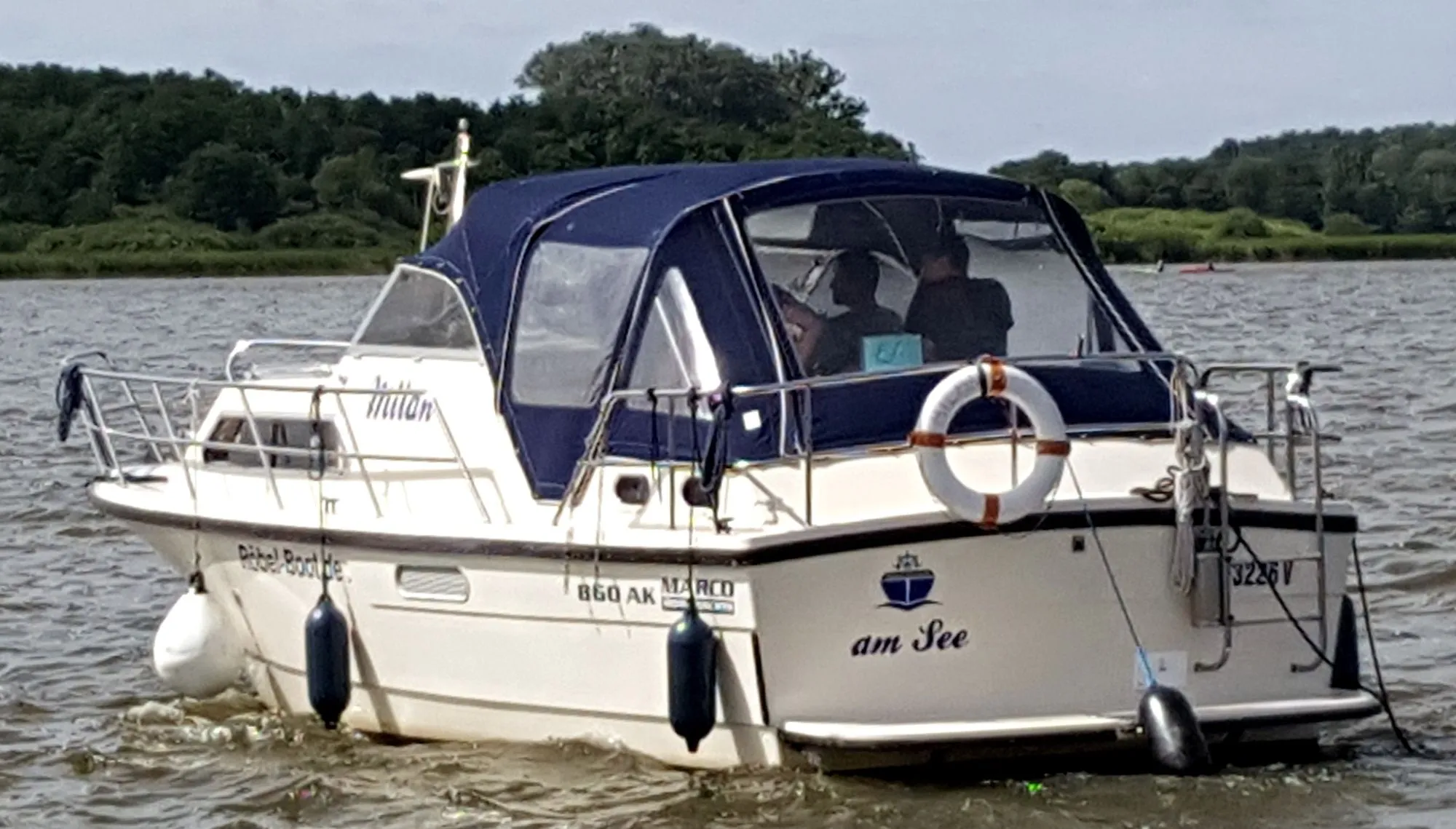 Boat - Charter a 9m Motor Yacht in Röbel