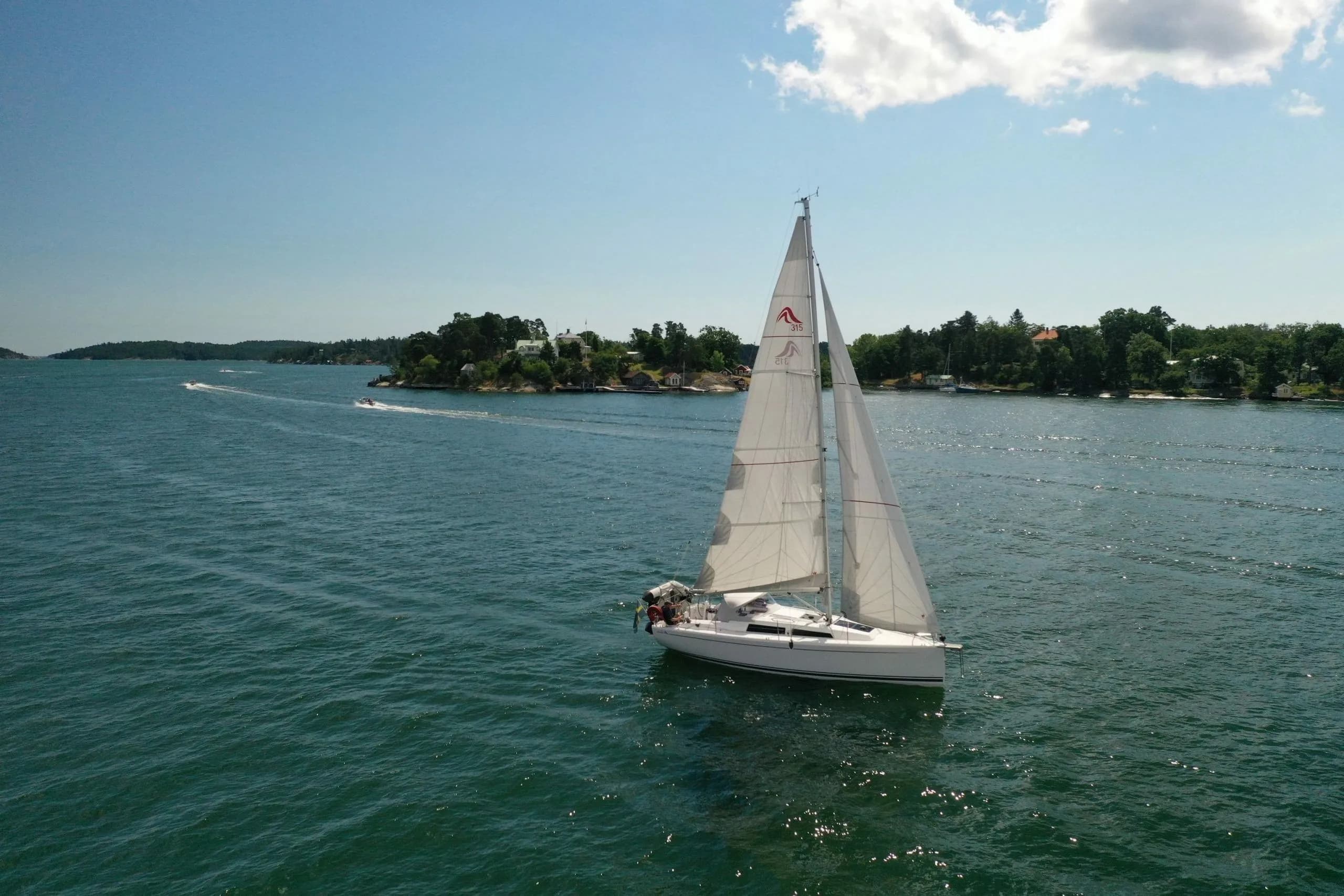 Boat - Explore Stockholm on a 9.62m 2 Cabin Sailing Yacht Rental