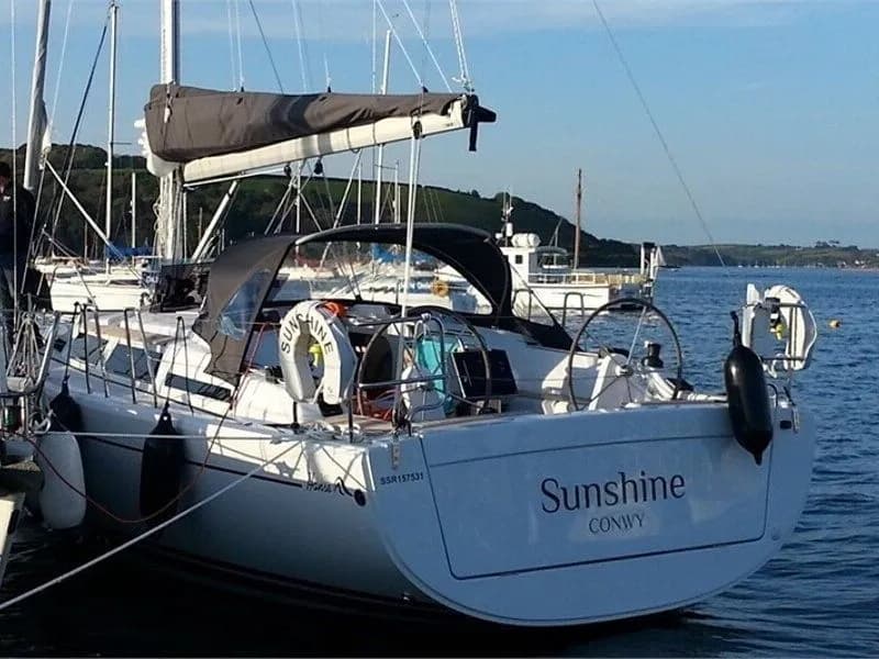 Boat - Rent a 10.4m 3 Cabin Sailing Yacht in Athens