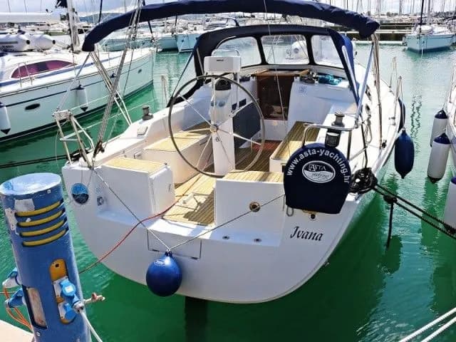 Boat - 10.59m Sukosan Sailing Yacht Hire