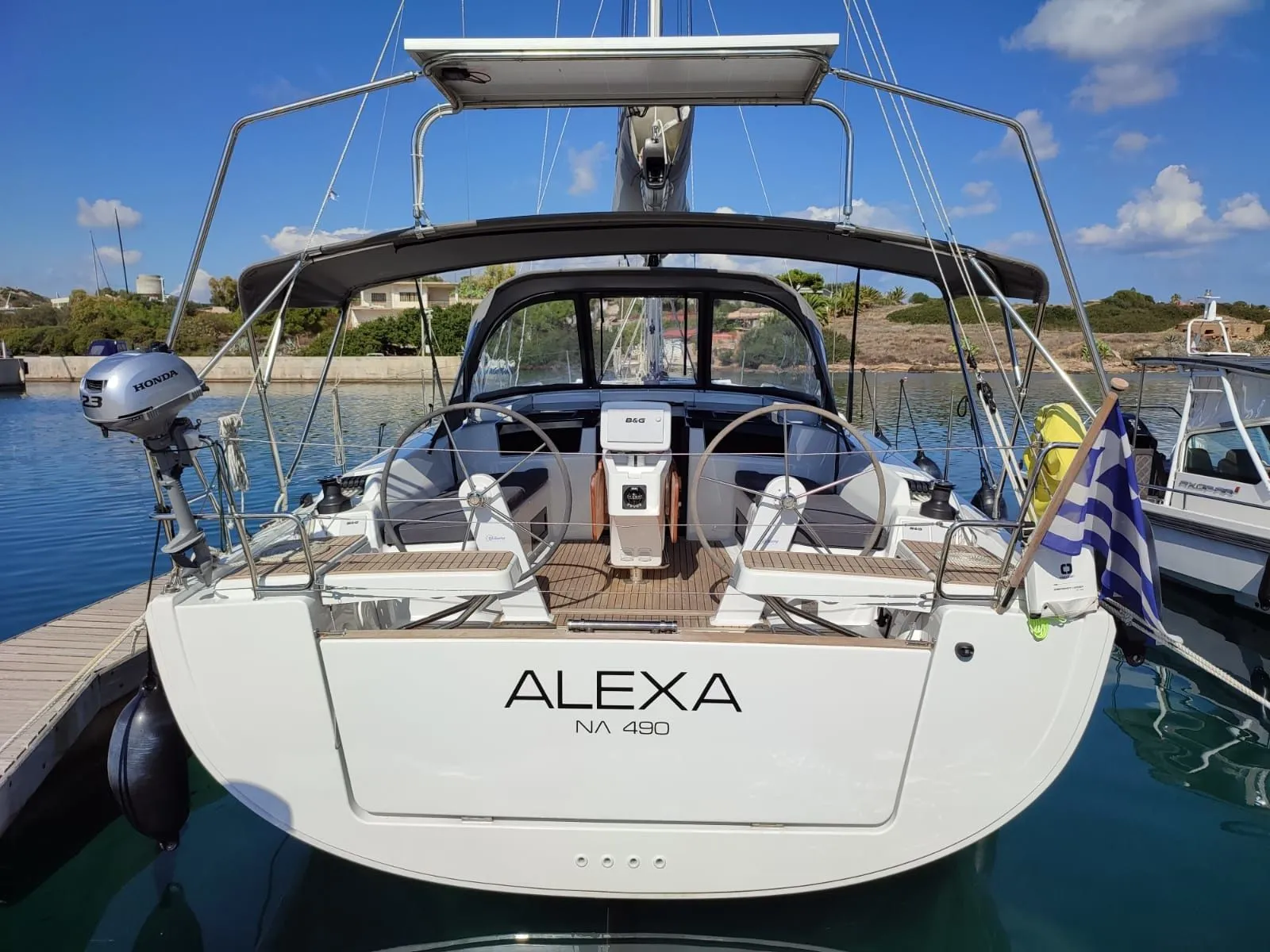 Boot - Charter a 12.4m Hanse 418 Sailing Yacht in Lavrion