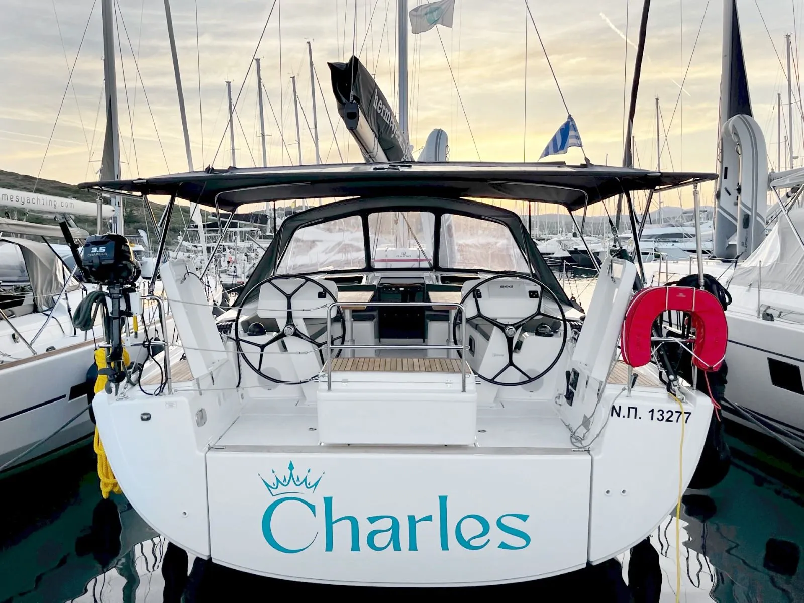 Boot - Rent a 15.55m Hanse 508 in Lavrion