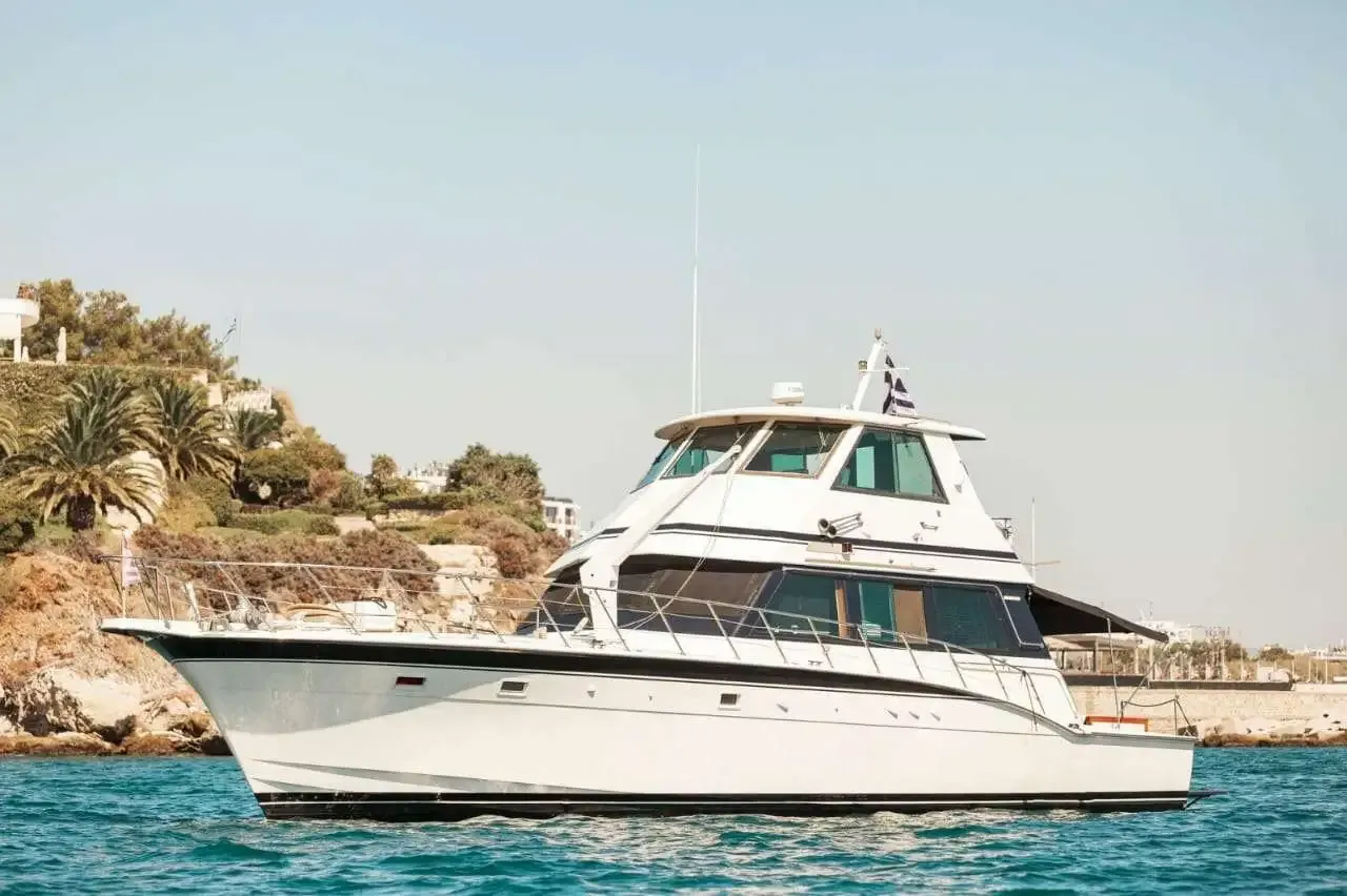 Boat - Rent a 18.64m Hatteras 61 in Athens