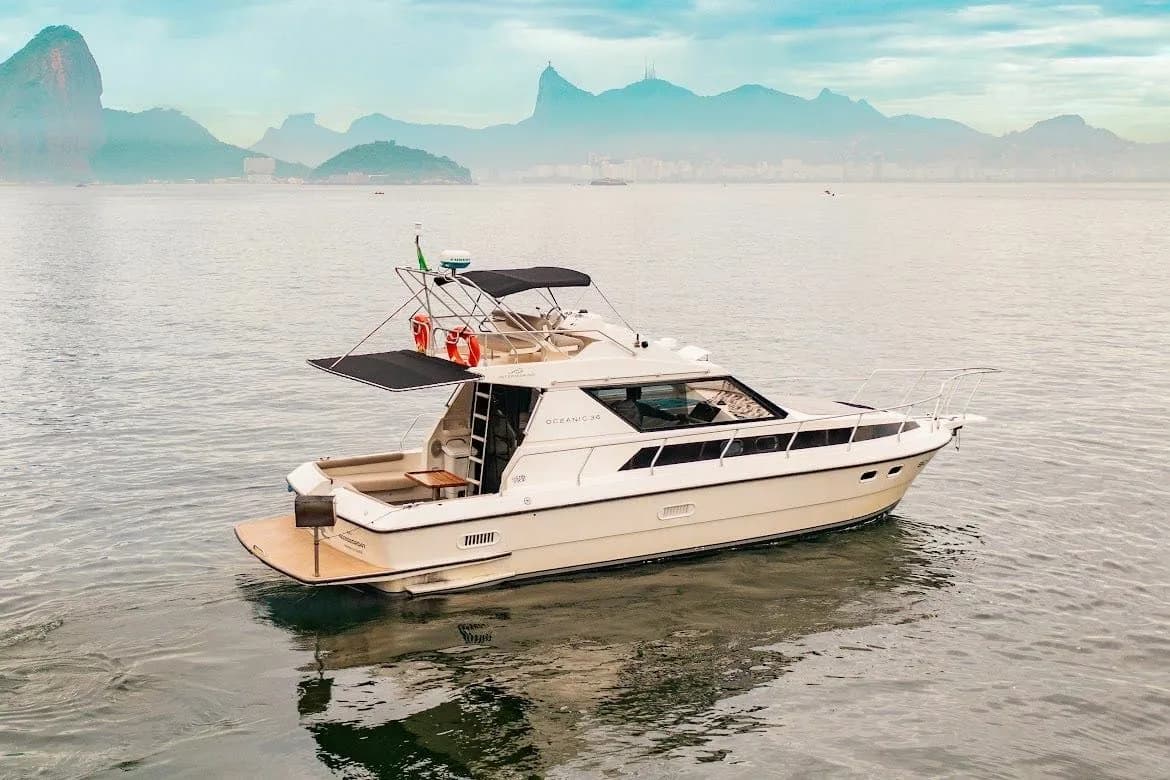 Boat - Explore Rio de Janeiro on a 10.97m Rental Motor Yacht Intermarine Oceanic 36