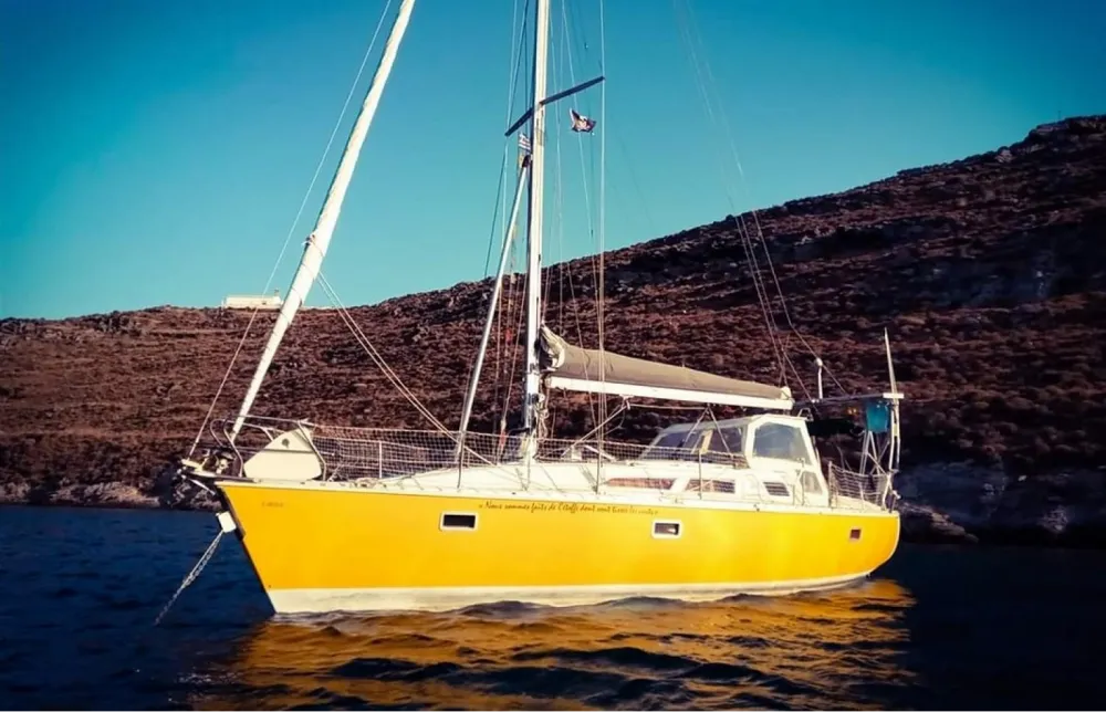 Boat - Charter a 11m Jeanneau 36 in Hyeres