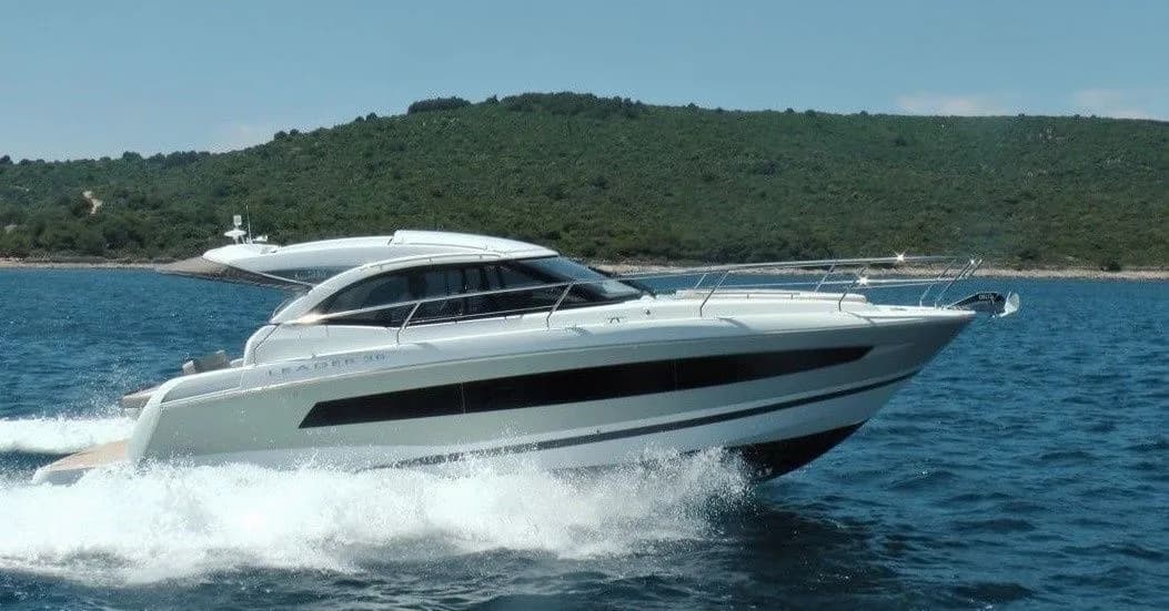 Boat - Rent a 11.47m Motor Yacht in Golfe-Juan