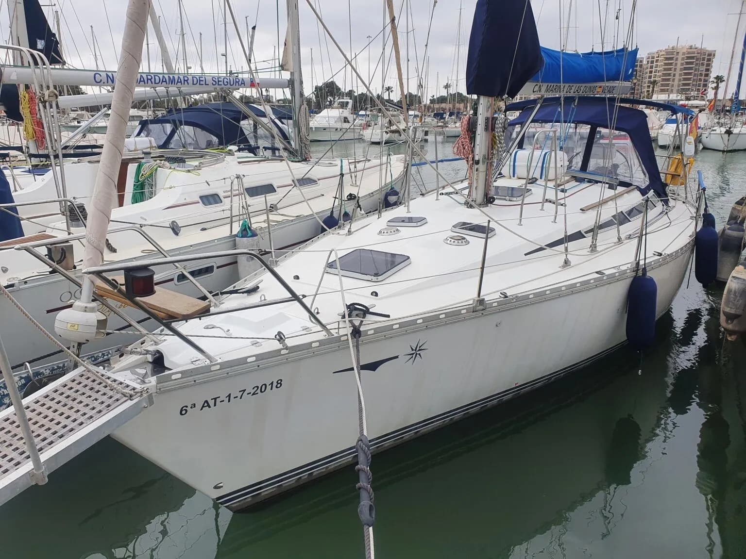 Boat - Explore Alicante on a 12.5m Jeanneau Sun Legend 41 Sailing Yacht Rental