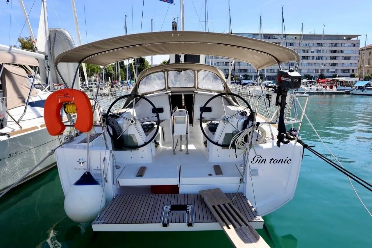 Boat - Rent a 10.34m Sailing Yacht Jeanneau Sun Odyssey 349 in Punat