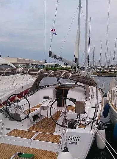 Boat - Charter a 10.34m Jeanneau Sun Odyssey 349 in Sukosan