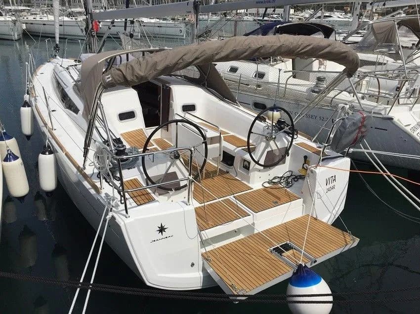 Boat - 10.34m Sukosan Sailing Yacht Hire