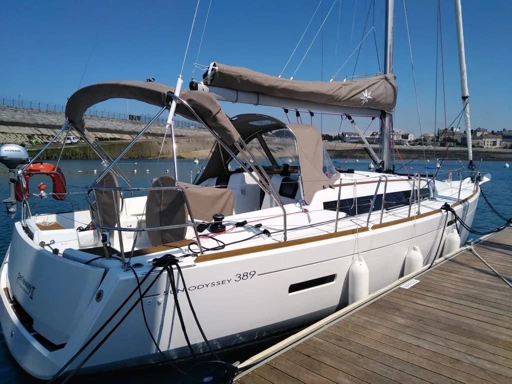 Boat - Rent a 11.75m Boat in Saint Malo