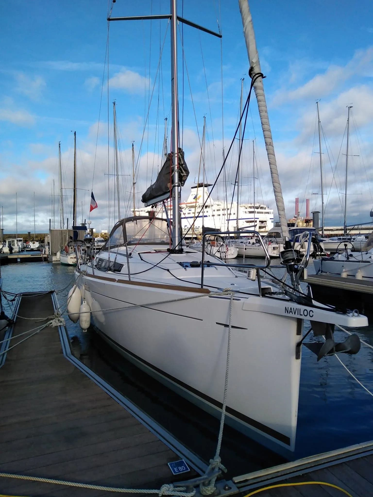 Boat - Rent a 11.75m Sailing Yacht Jeanneau Sun Odyssey 389 in Saint Malo