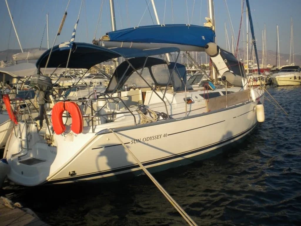 Boat - Charter a 12.2m Boat in Athens