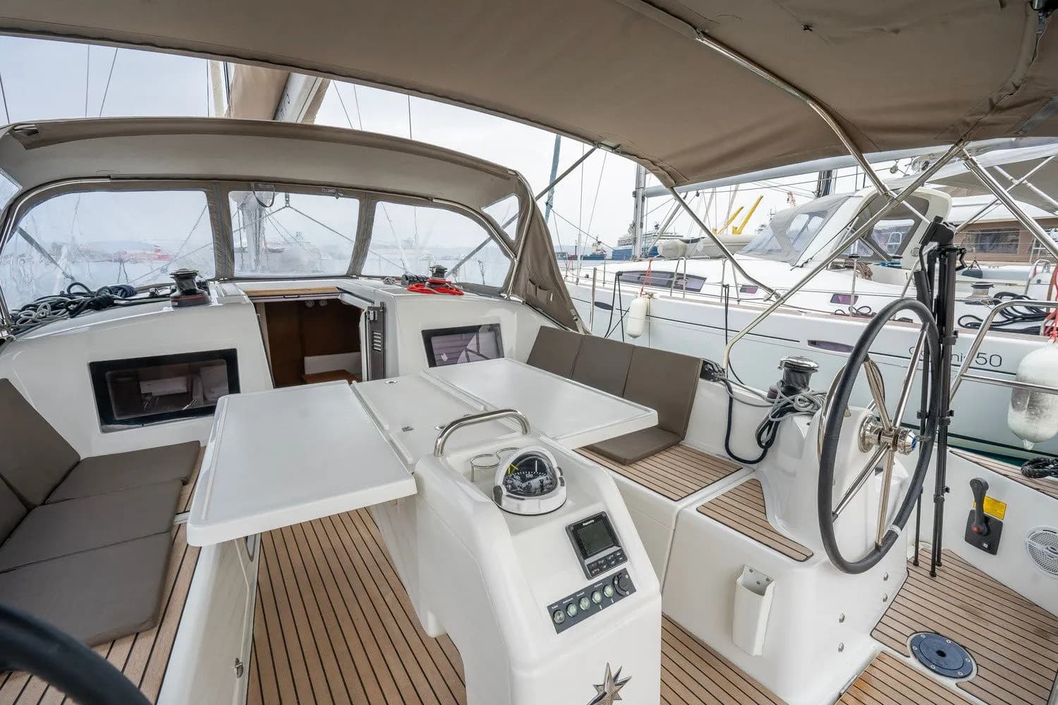 Boot - Explore Gouvia on a 12.35m Rental Sailing Yacht