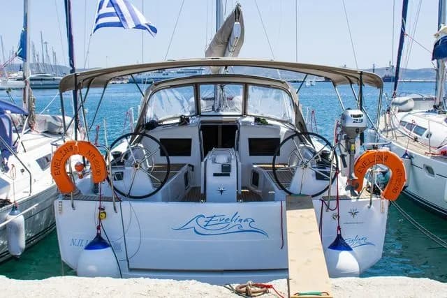 Tekne - Lavrion Kiralık 3 Kabinli 12.35m Yelkenli Yat