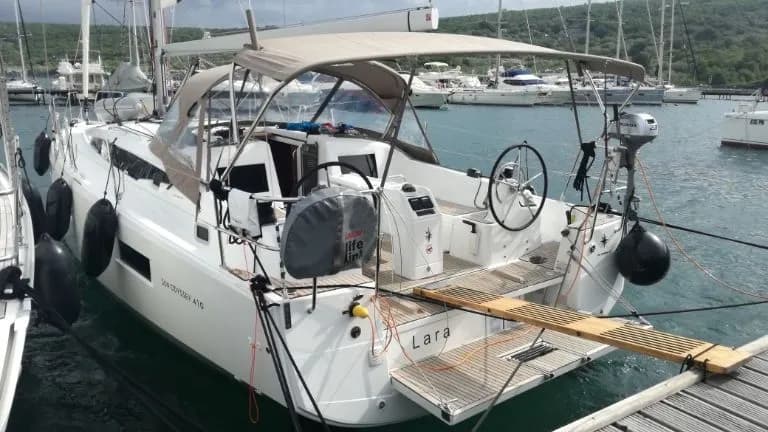 Boat - Explore Punat on a 12.35m Rental Boat