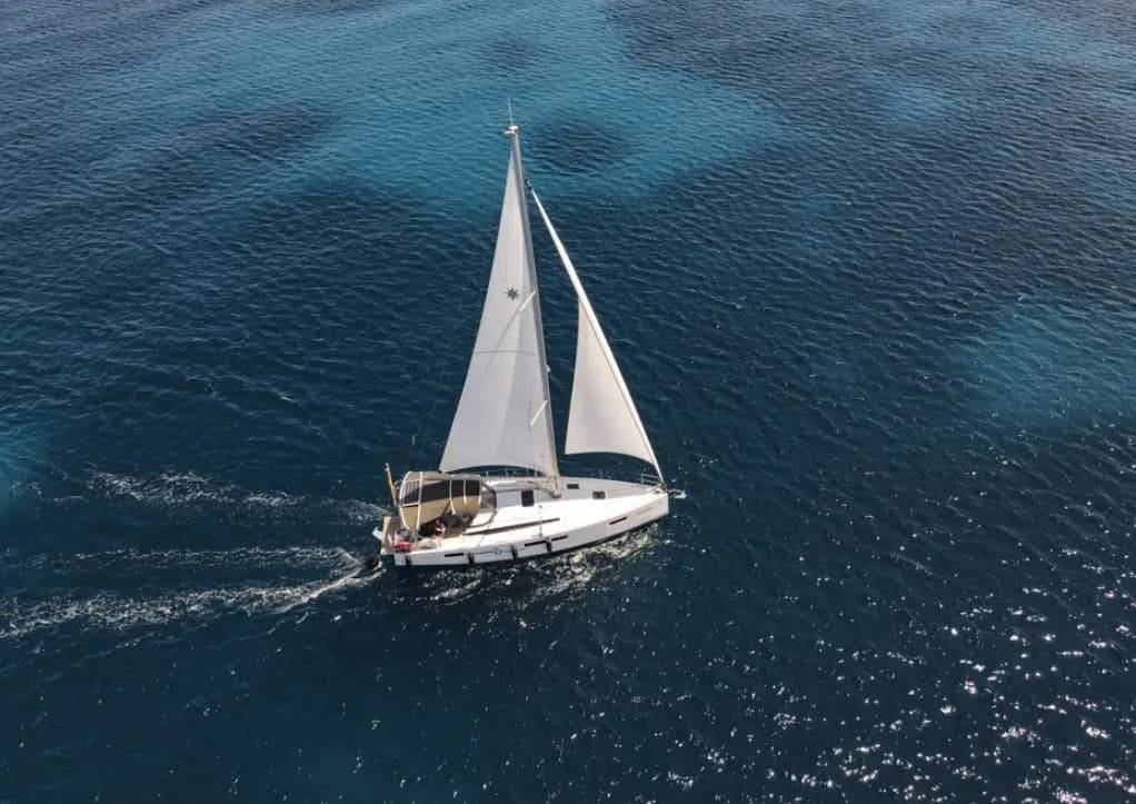 Boat - Rent a 12.35m 3 Cabin Sailing Yacht in Athens