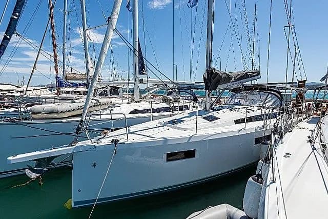 Tekne - Lefkada Kiralık 3 Kabinli 12.35m Yelkenli Yat
