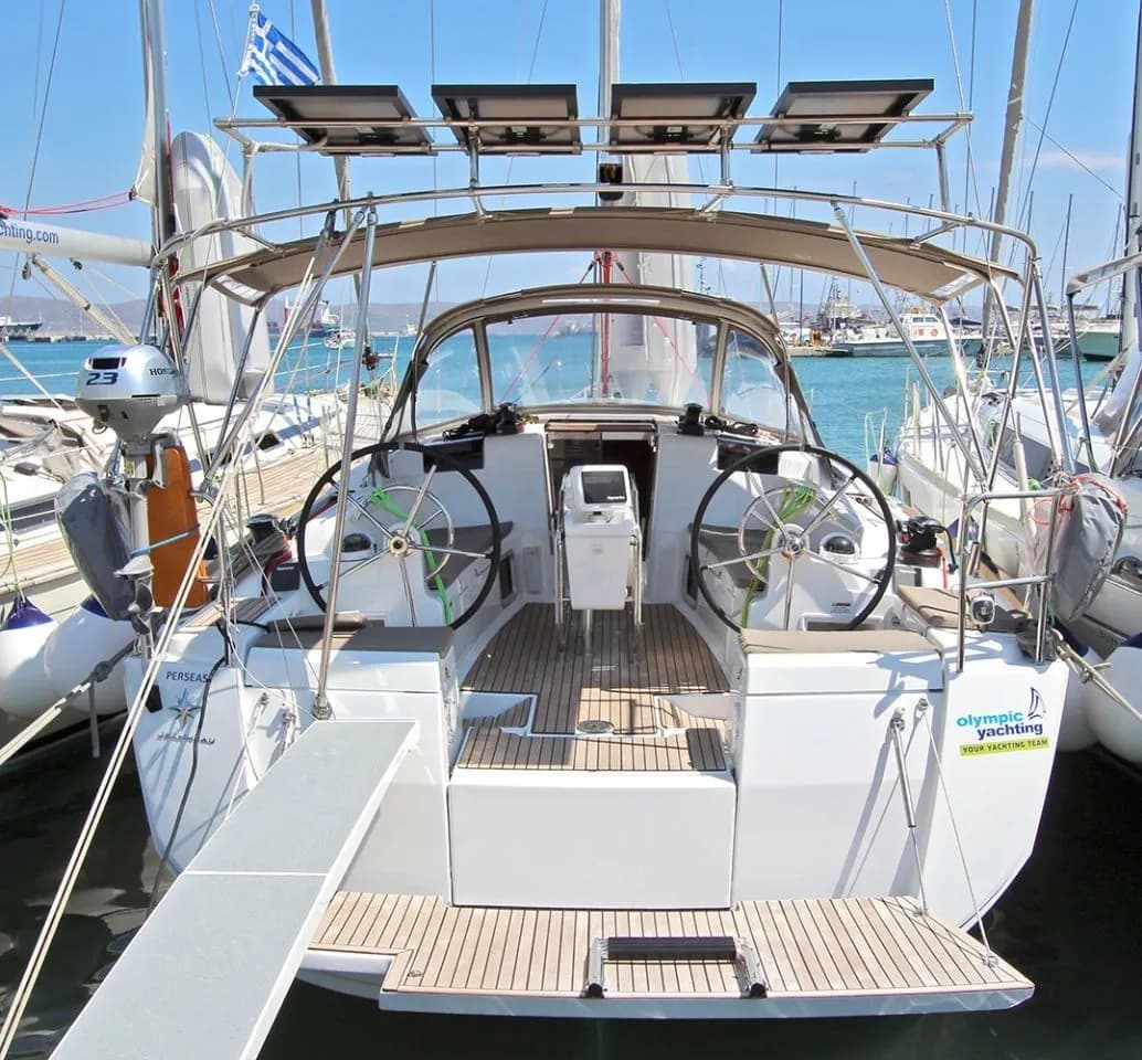 Boot - Rent a 12.76m Jeanneau Sun Odyssey 419 Sailing Yacht in Lavrion