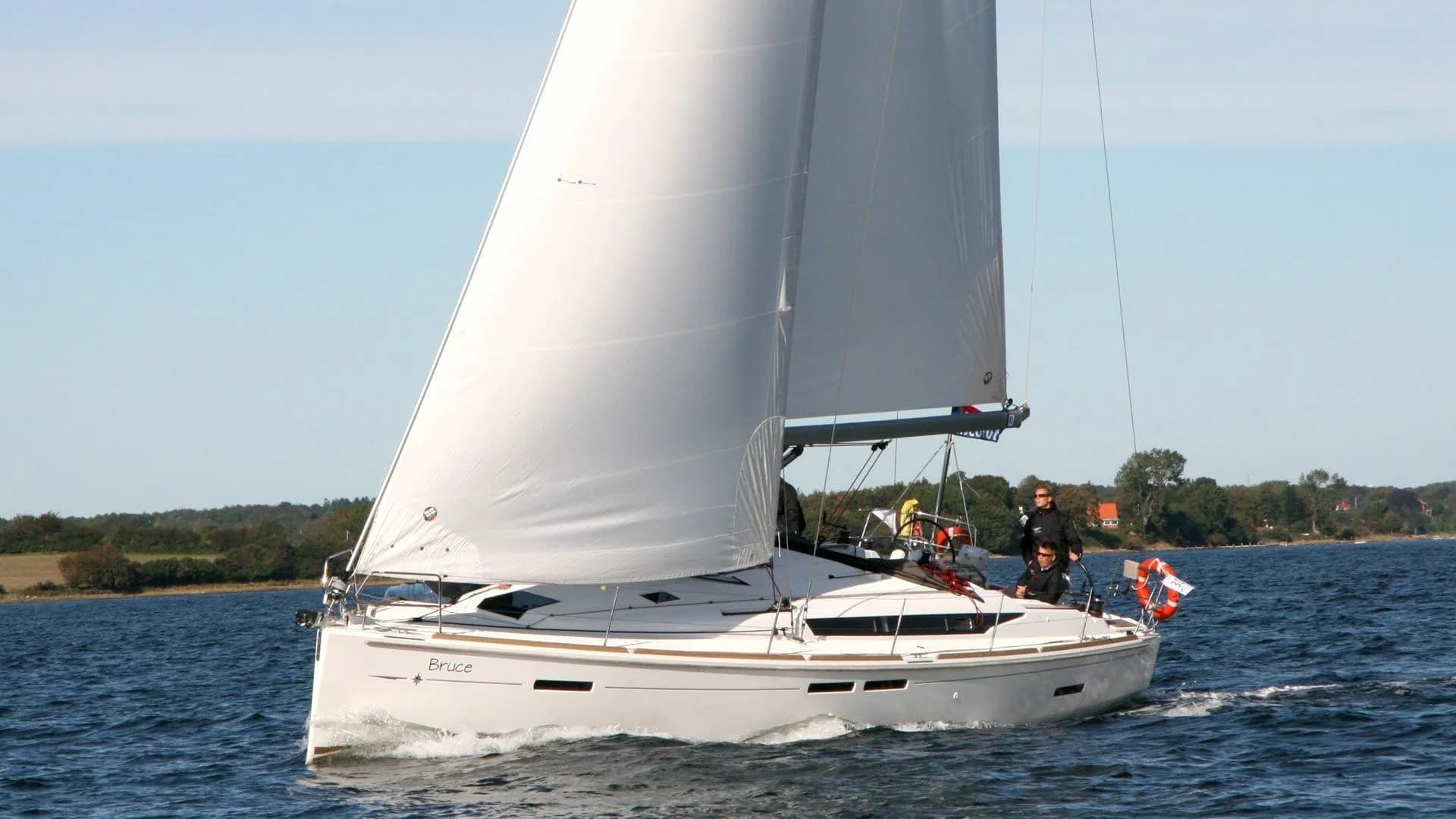 Boat - Charter a 13.34m Jeanneau Sun Odyssey 439 Sailing Yacht in Heiligenhafen