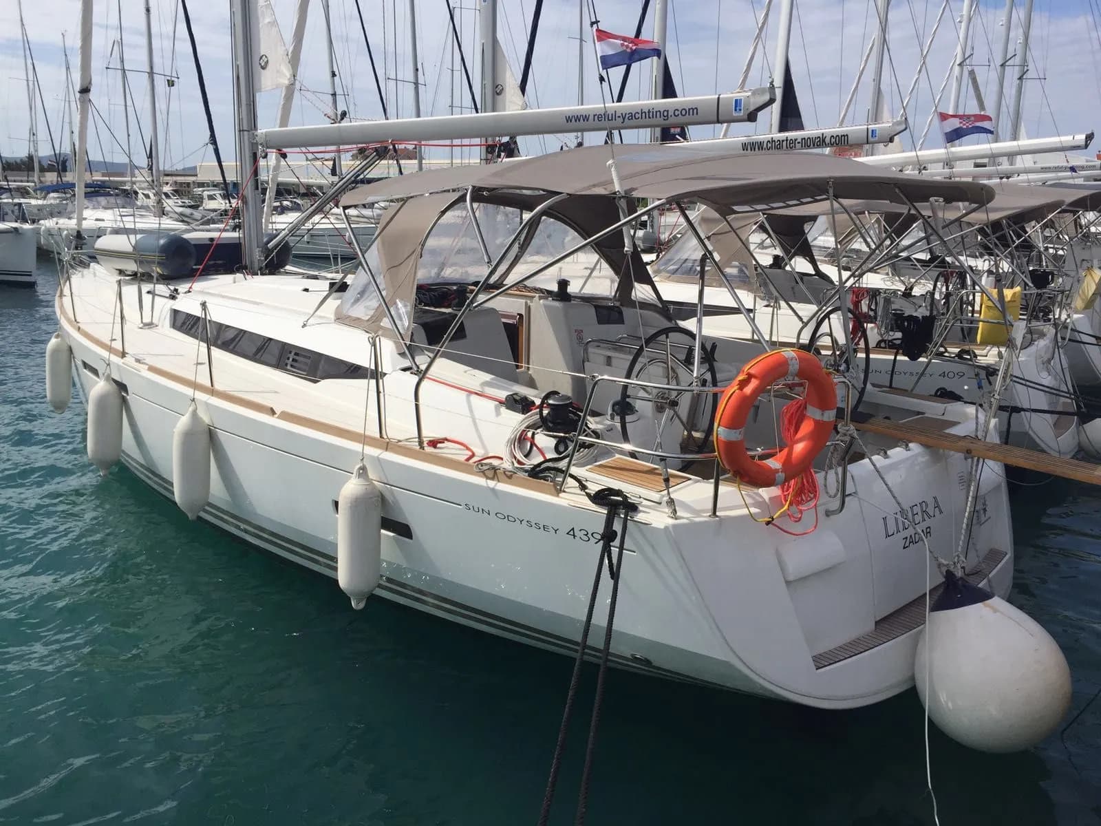 Boat - Explore Sukosan on a 13.34m Jeanneau Sun Odyssey 439 Sailing Yacht Rental